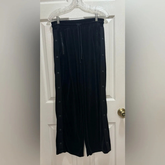 Alala Pants - ALALA Pants Liya Wide-Leg Velour Snap-Up Track Black Size XS Made in USA